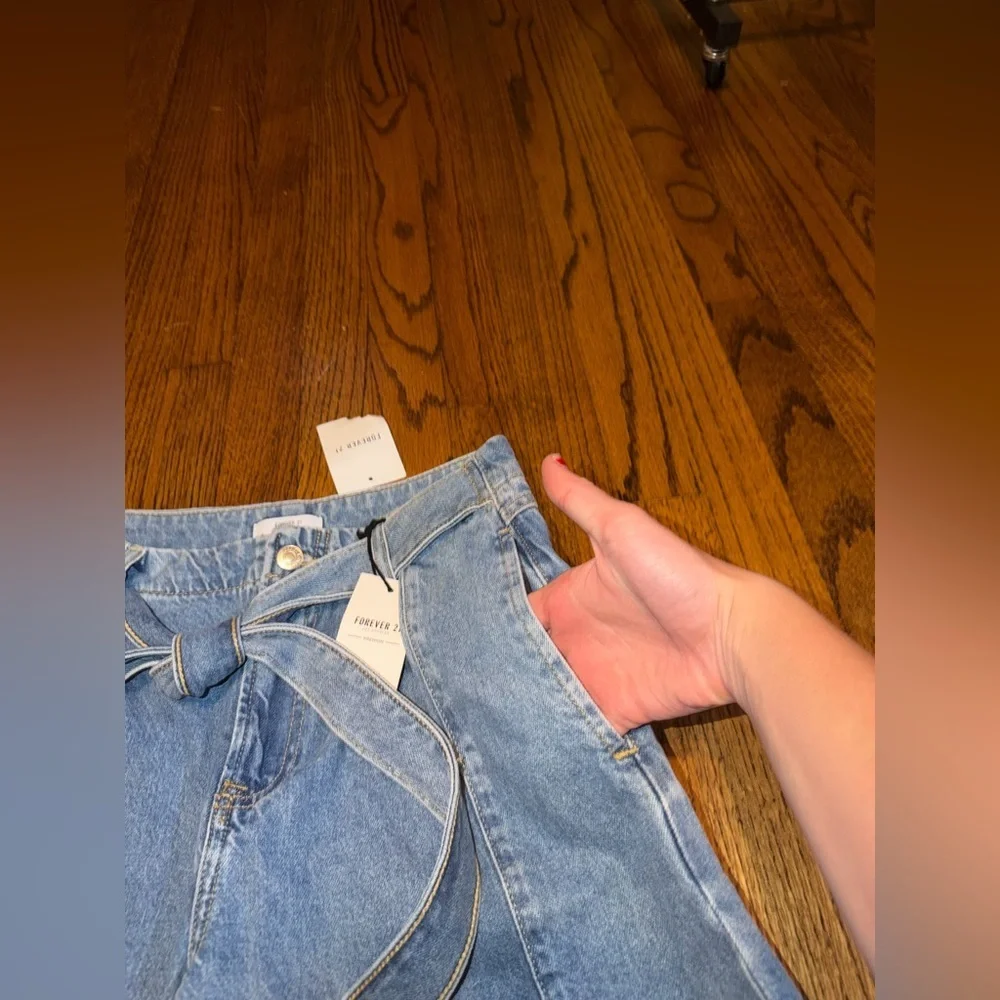 Forever 21 Premium Denim Wide Leg Jeans with Tie Waist and Button Up Size 26
